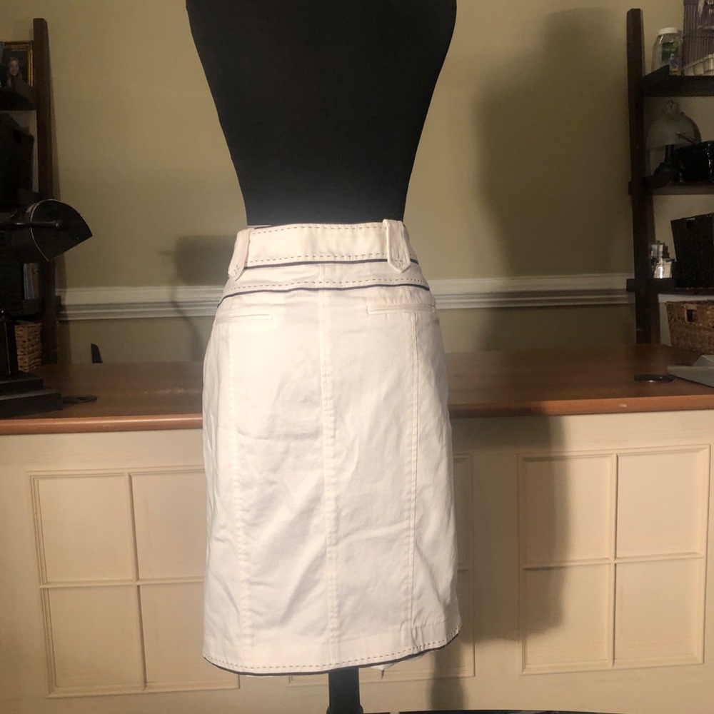 Cache professional cream skirt. Good condition.